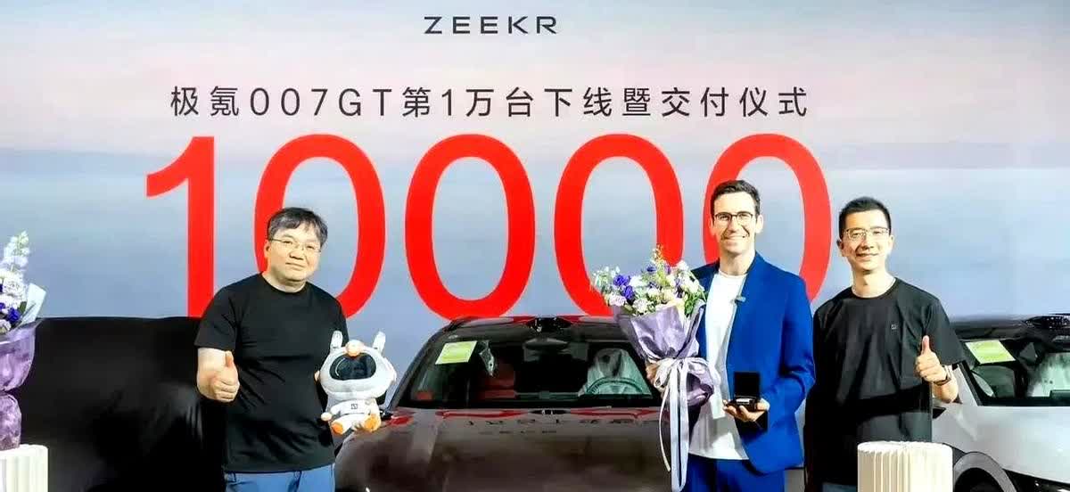 这就是赤裸裸的现实：2021年，极氪卖了6007台2022年，极