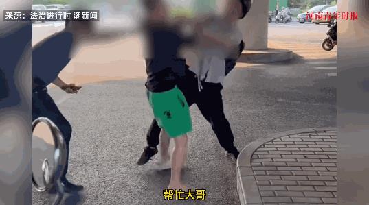 “严查到底！”2025年7月，北京，一夫妻俩骑车在路上正常行驶，却突然被两位闯红