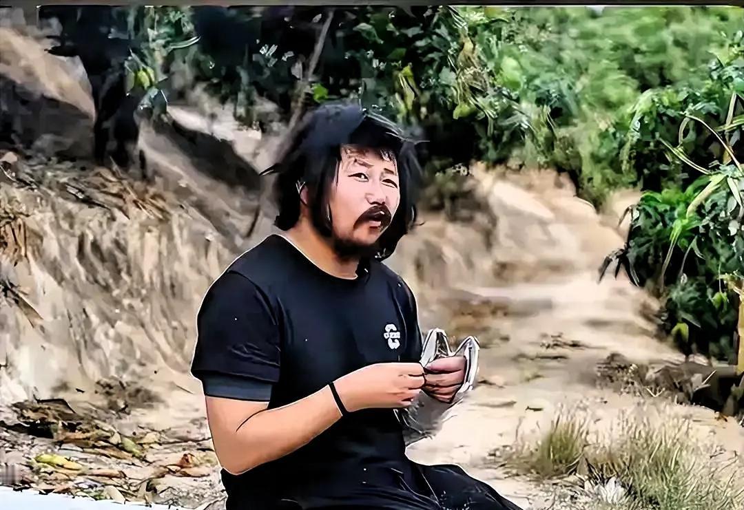 胡雷为啥没入选感动中国十大人物？以前我也纳闷，直到查了评选标准才懂——不是他做的