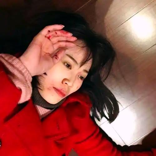 对不起，实在没忍住！无意中刷到王宝强前妻马蓉之前自导自演的照片，还记得那个画