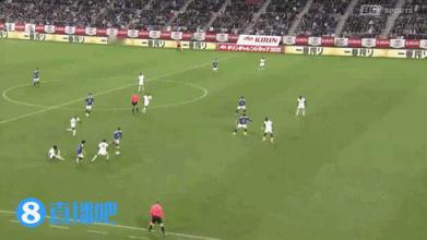 麒麟杯日本对阵加纳，比赛仅仅18分钟，日本就取得了领先，日本前场高位逼抢抢断后马