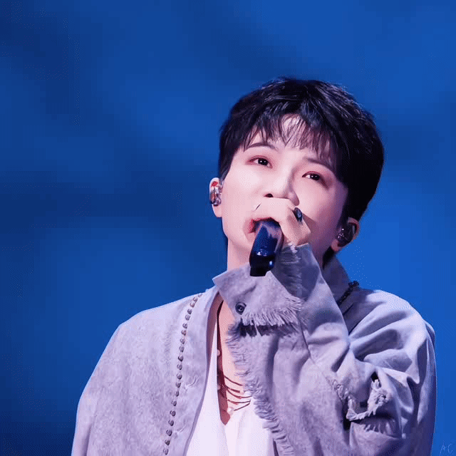 周深周深2025深深的巡回演唱会【圈宝和米说下午好】想同你踏朝暮，