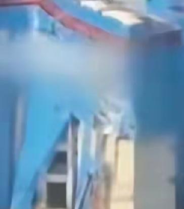 楼在建却歪了上海市普陀区建设工程安全质量监督站发布通告称:普陀区富平路中建八局