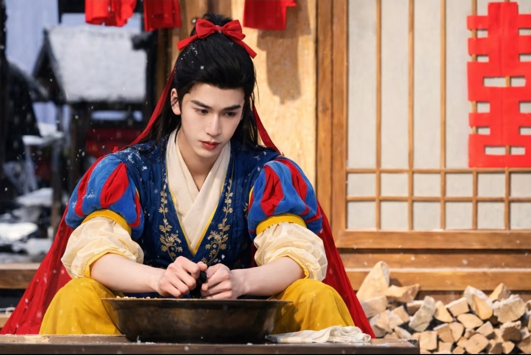 不知怎，就觉得很合适👉👈言正冬日发带look哈哈～娇娇言正，西固巷一枝花🥹