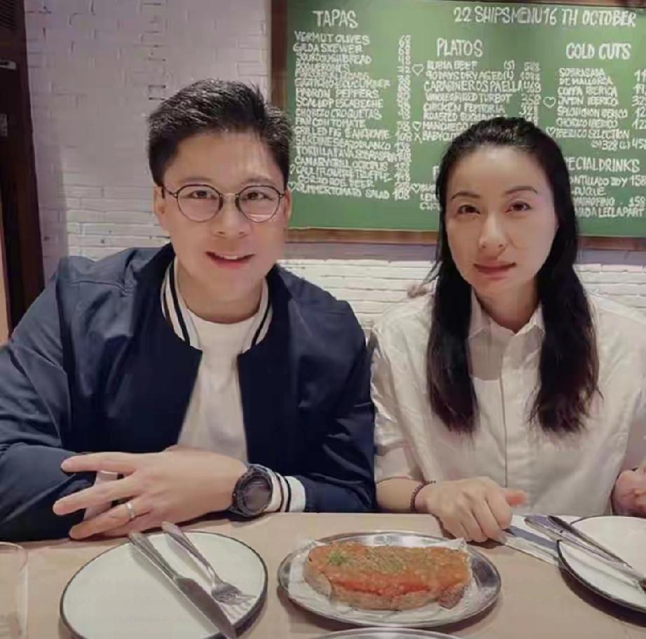 霍启刚自曝：从小无保镖、常搭小巴，霍家三代低调家风太圈粉霍启刚受访