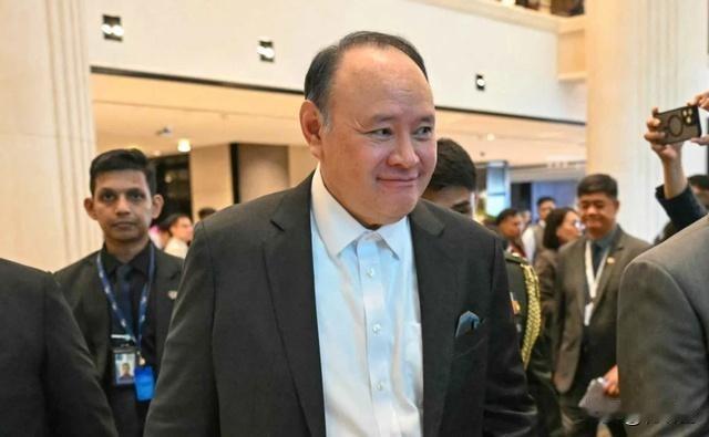 特奥多罗在外面子是马科斯给的？他得意忘形的嘴脸如果没有马科斯的默许，他绝对不敢诋