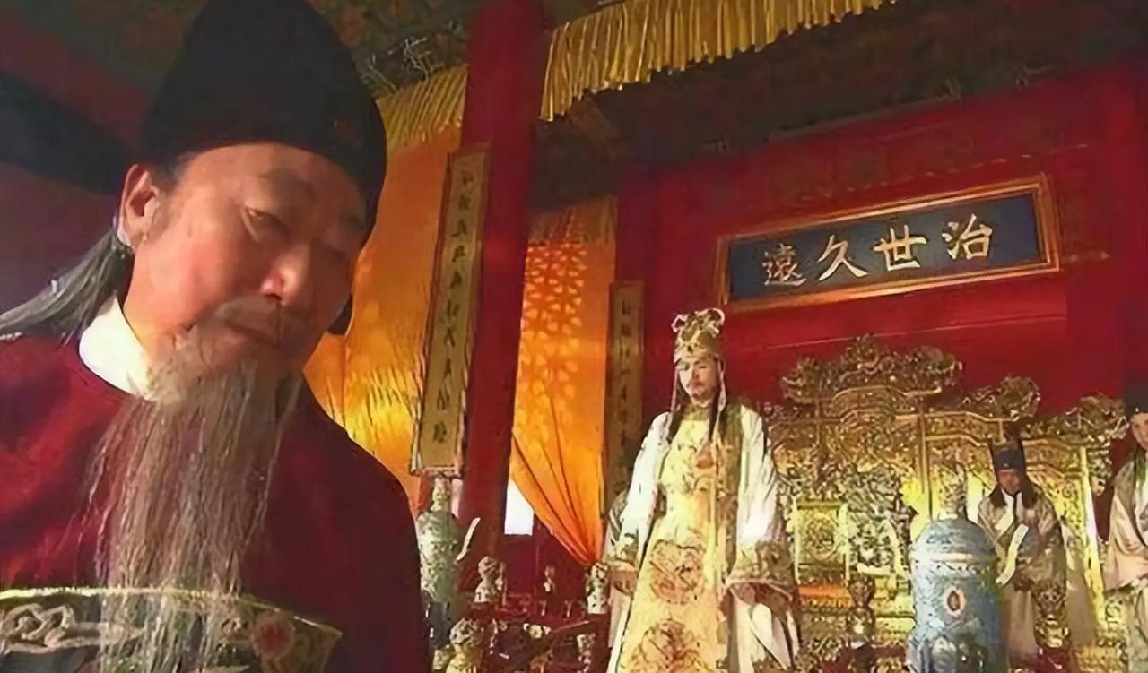 明朝最后一任首辅，在崇祯驾崩之后做了一件让后人争议至今的事。1644年三月十