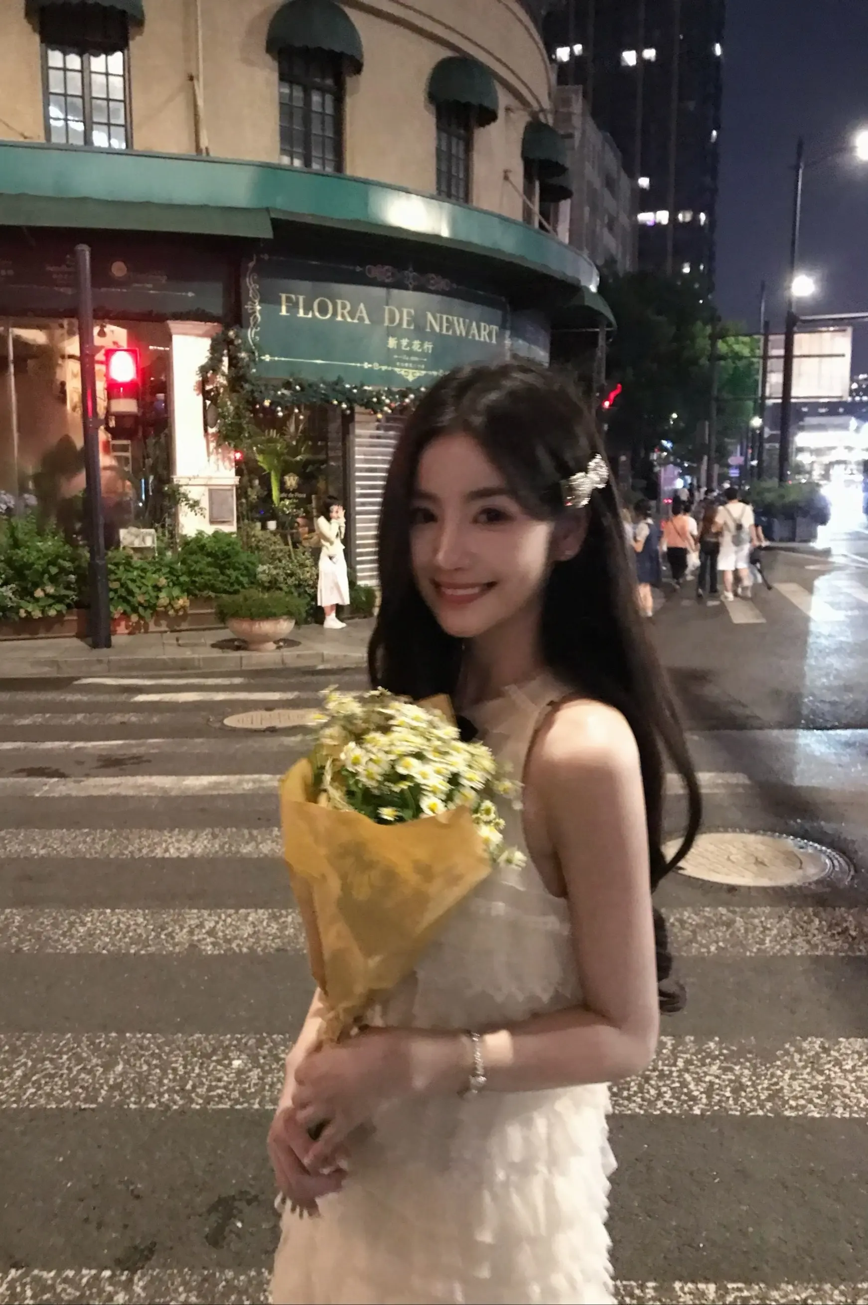 看着你的笑 好像就足够
