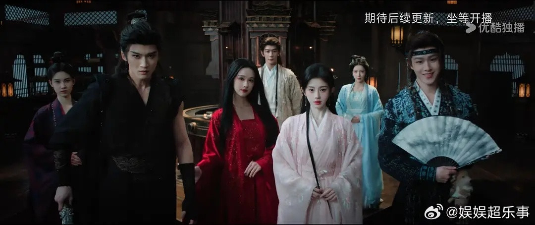 没觉得陈都灵不美就是和鞠婧祎对比起来嘟嘟的妆太怪了