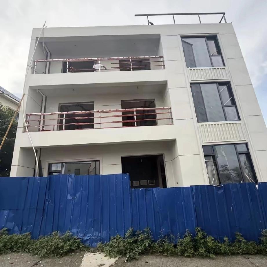 看到全红婵家里新建的自建房，我很意外，她哥哥全进华之前说的都是实话，这栋房子