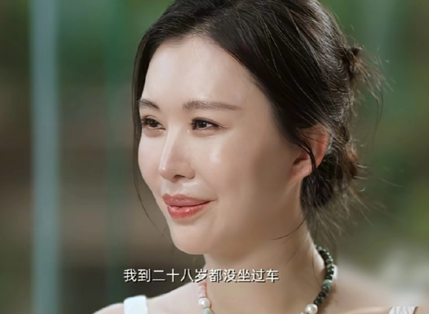 最近段永平又接受采访了！这次竟然是被王石和他的小媳妇田朴珺采访采访过程中发现