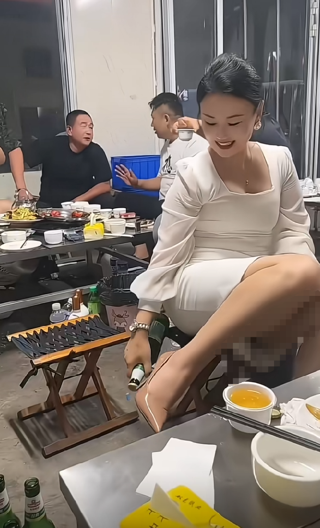 好厉害，想不到高跟鞋还能开这个！