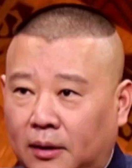 2026年4月10日，郭德纲在访谈中针对相声界“论资排辈”现象，提出“辈分也是一