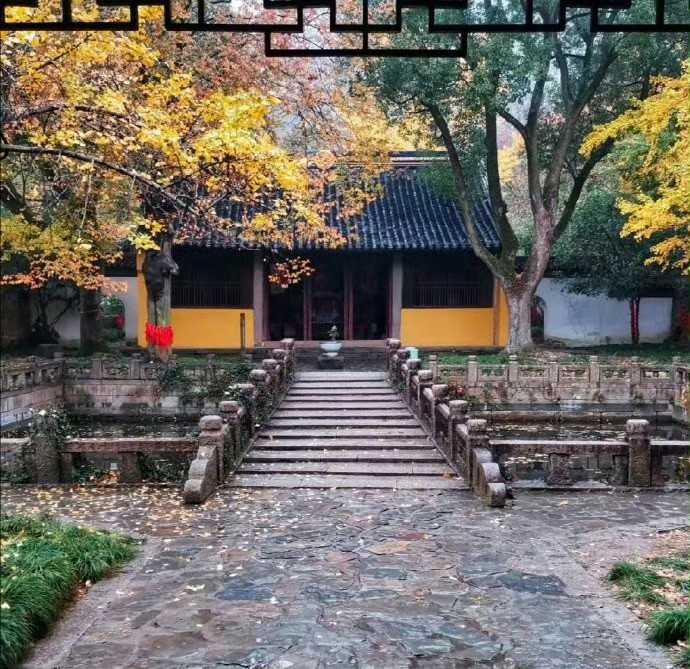 苏州天平山，深秋山林静悄悄。​​​​