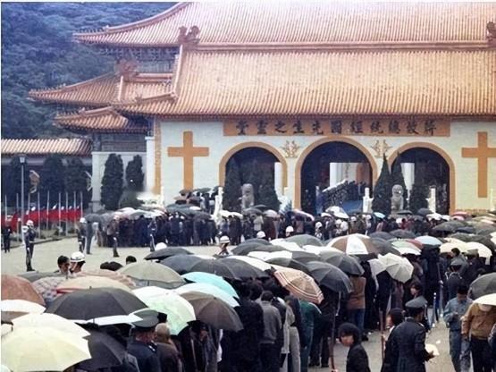 蒋孝严回忆父亲蒋经国去世：吐血而逝，无亲朋在旁，两子因而反目“1988年1月