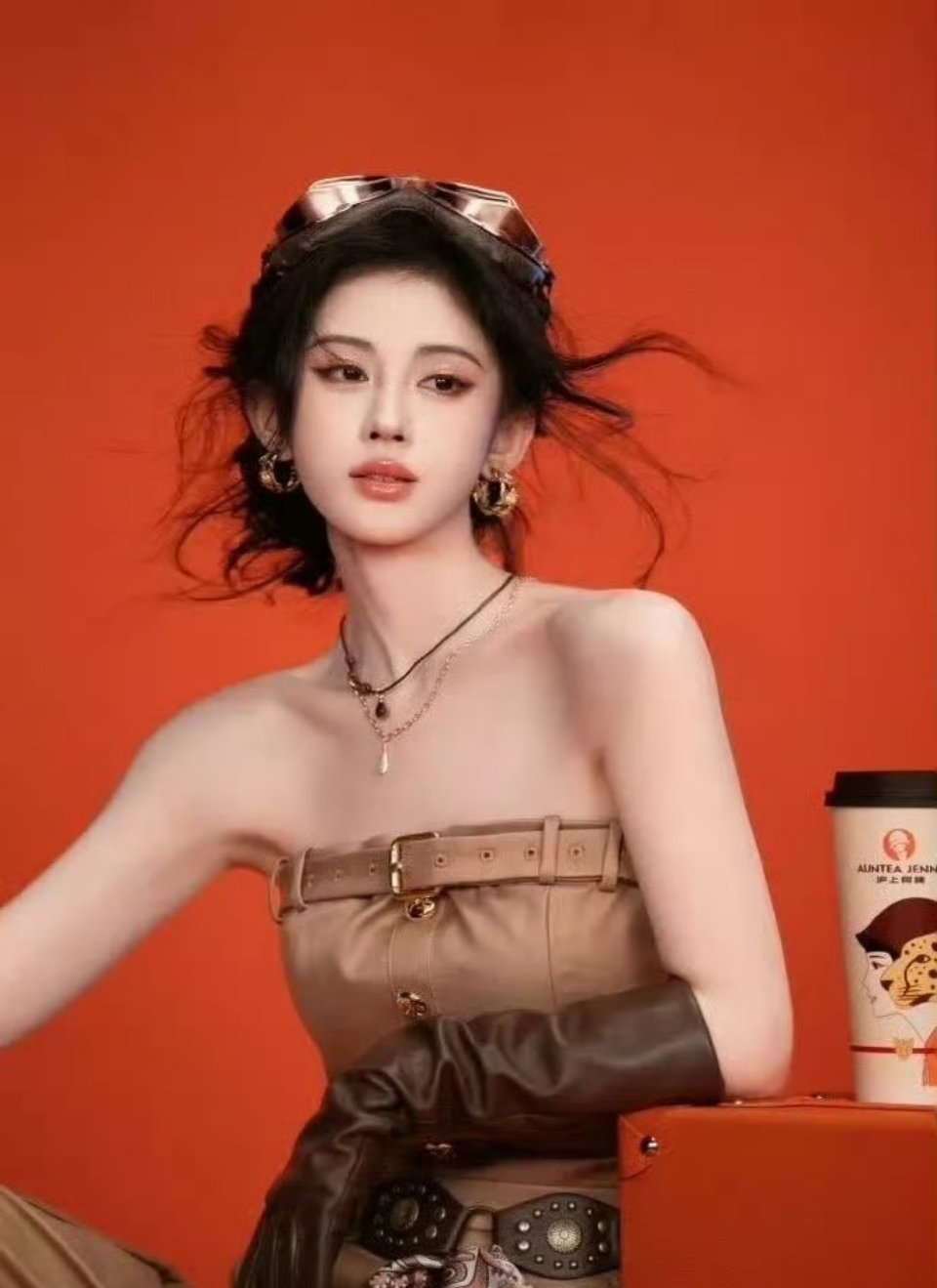 鞠婧祎被耽误了早该离开前公司现在的孙珍妮步了她的后尘前公司是爱豆公司，业内的资源