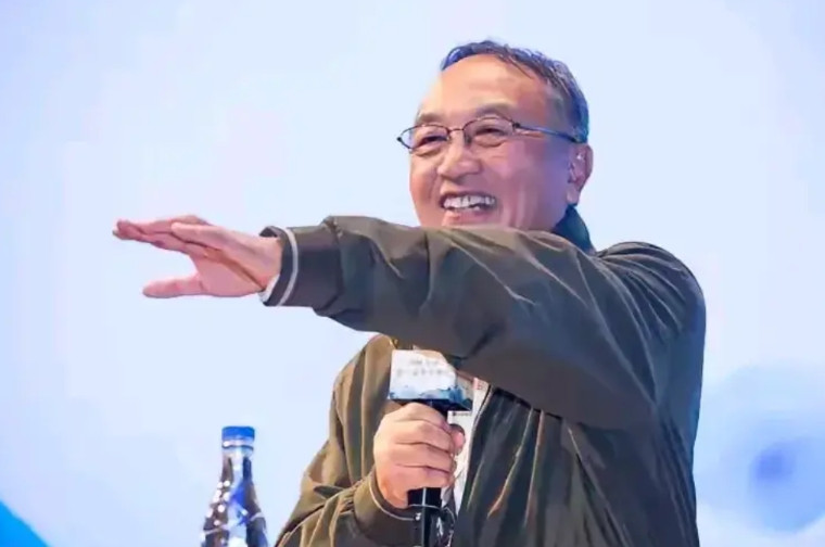 #大家说说看，到底怎么看联想集团#联想集团是柳传志创办的中国最优秀的科技企业。通