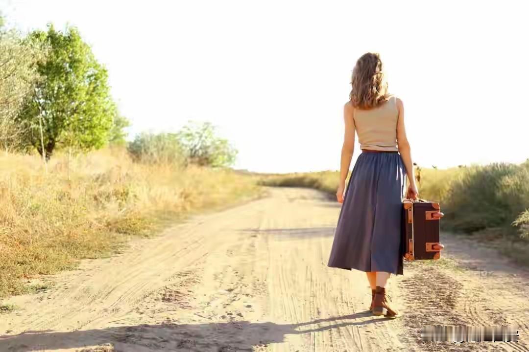 在社会上摸爬滚打多了，就明白了：人性。1.希望你过得好的人，只有父母。