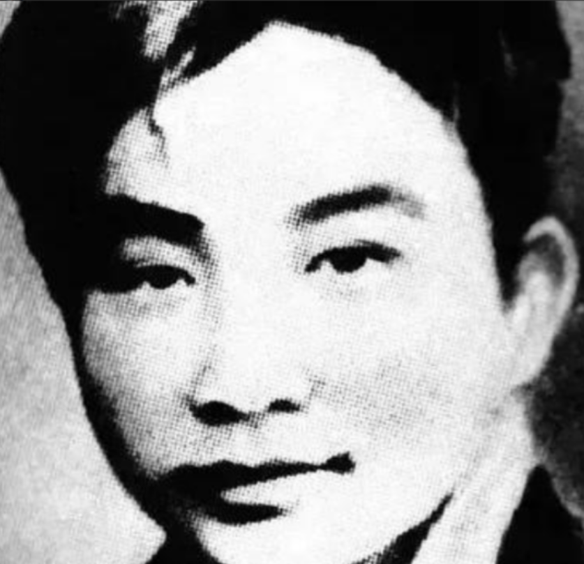 1945年，两名地下党员被捕后不久，敌人便打算处死他们，在这情况危急之时，一名看