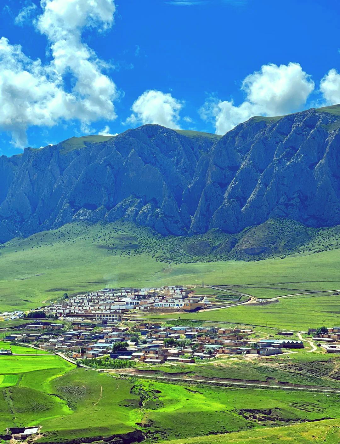夏日生活打卡季夏日去甘南游，简直是神仙体验！夏天全国酷热，甘南却保持20℃左右