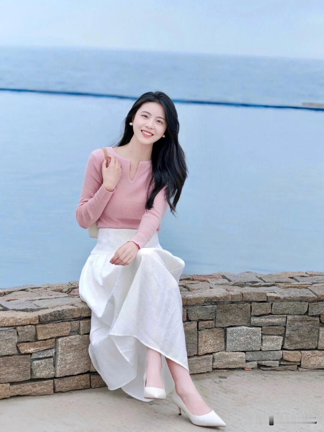 半身长裙这样拍：7个优雅姿势，温柔到骨子里，镜头一开就是法式电影感！[比心][比