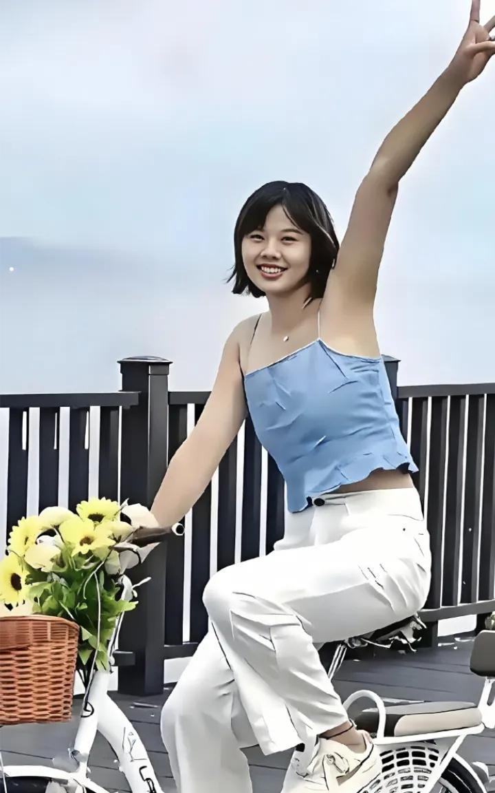 恕我直言，中国女排，现在最需要补强的位置，就是接应位置，只有龚翔宇的一个强者，完