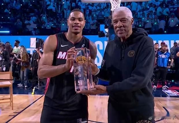 终于知道为什么NBA球员会集体抵制三届扣篮王麦克朗继续参加全明星扣篮大赛了……没