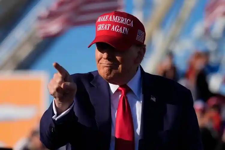 美国国债估计还不起了，现在的问题是以后利息都不一定还得起。美国在金融方面常常有创