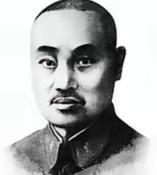 1938年，在藤县保卫战中，王铭章看着距离自己一千多米的龟尾寿三，问旁边的副官“
