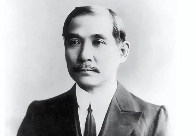 孙中山死前非要睡地板，其子不知为何，侧室听说后哭道：他还记得。孙中山先生在去世之