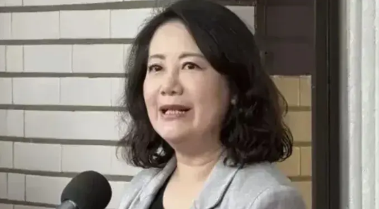 吴思瑶指责蒋万安，称其不干正事，整日为面临被民进党罢免危机的国民党台北立委站台撑
