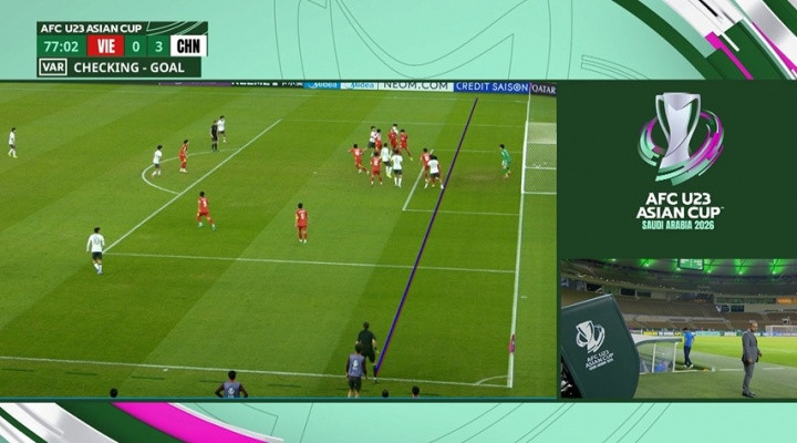 毫米级越位! 彭啸破门被吹越位在先, 划线图瞬间只超出了一点点!