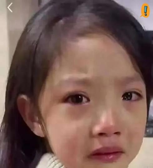 小女孩语文考99分，却因为一个字委屈大哭，看完真的又好笑又心疼。就因为“饺”字