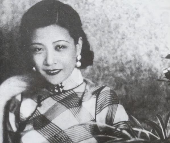1948年，年轻漂亮的国军团长妻子陈愉照顾丈夫住院期间，惨被6名国民党军官欺辱。