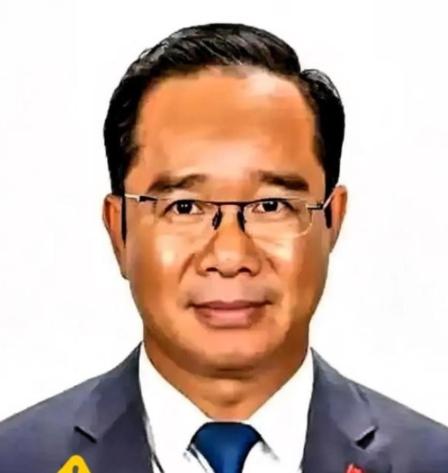 一个越南教授，当着全世界，撂下一句实在话“我对中国有看法，但黄种人里，唯有中