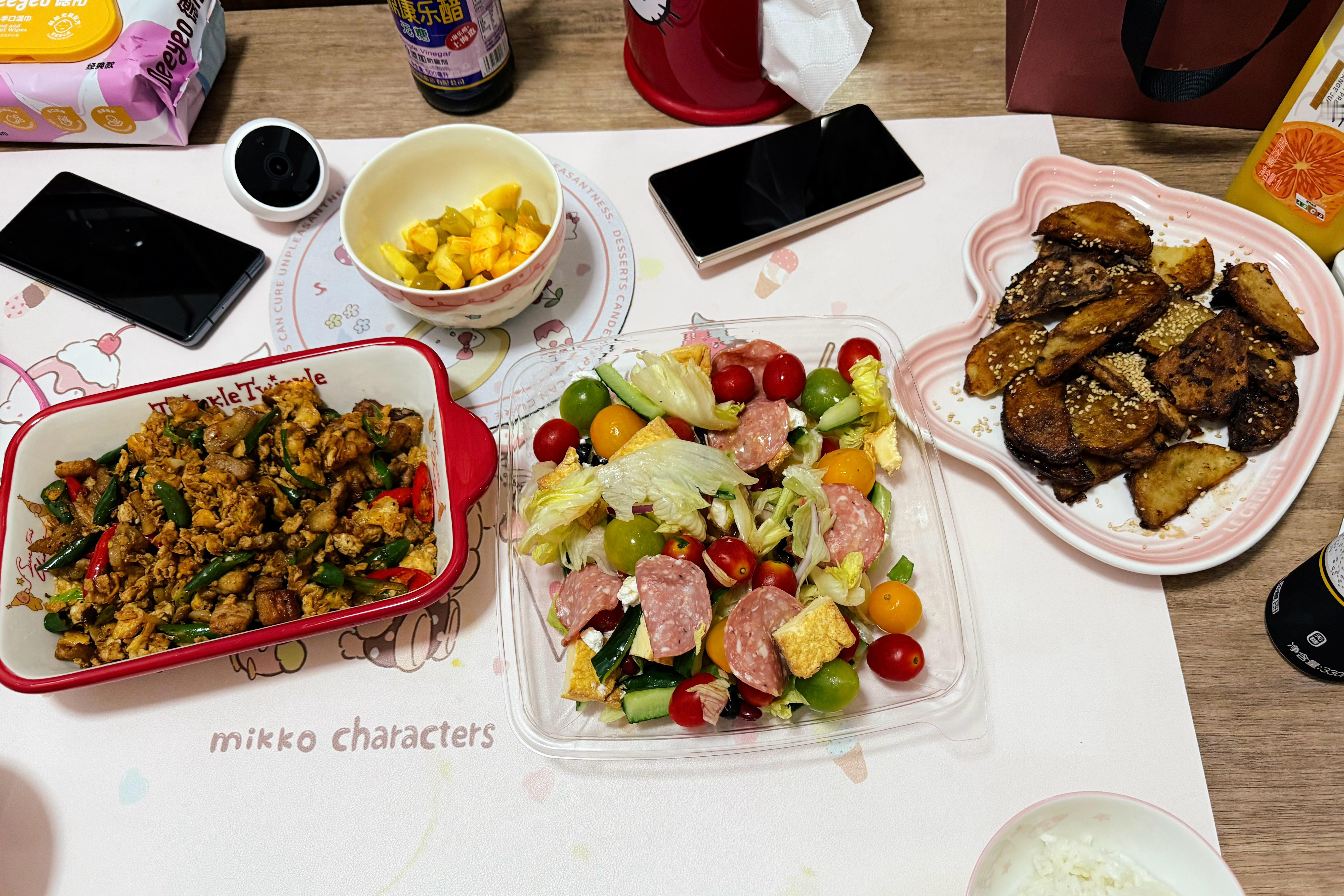 今天晚上做的风味土豆片，可以说是非常失败了[笑着哭][笑着哭]​​​