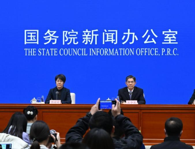 无数上班族为之沸腾！人社部10月8日开门纳谏，向全社会征集意见，评论区瞬间炸了锅