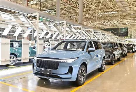 中国为何要全力发力新能源车？说句实在话，环保只是表面由头，石油也不过是借口。中国