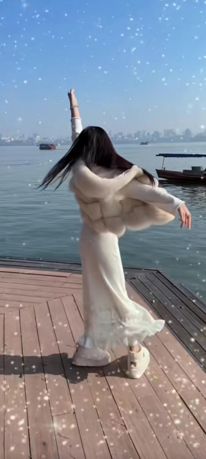 我想和你，把每一个平凡的日子都过成纪念日，把每一次相遇都当成初见。