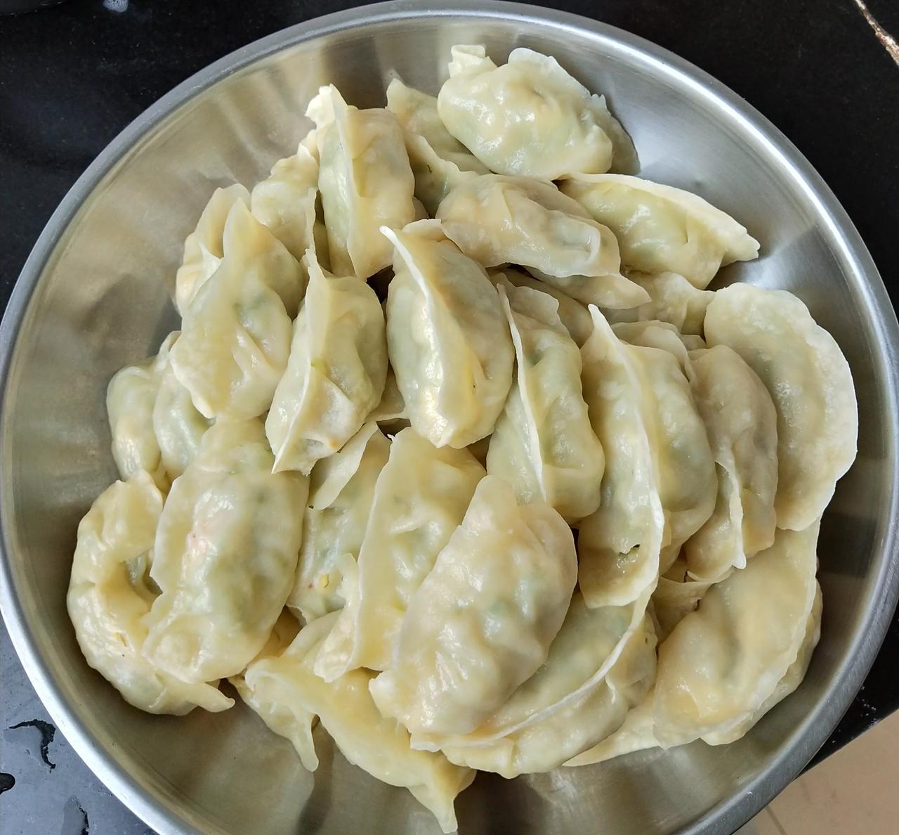 头伏饺子，二伏面！今天是入伏第一天，必须吃饺子。煮饺有点吃够了，今天包点蒸饺。