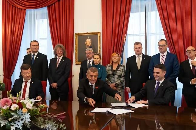 捷克大选的结果一出炉，整个欧洲都被这波反转惊得目瞪口呆。谁能想到，那个之前为乌克