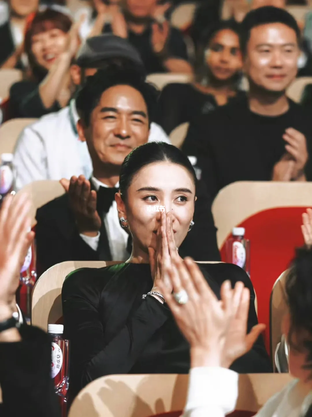 女性成长小说，永远爱这些闪闪发光的女王！