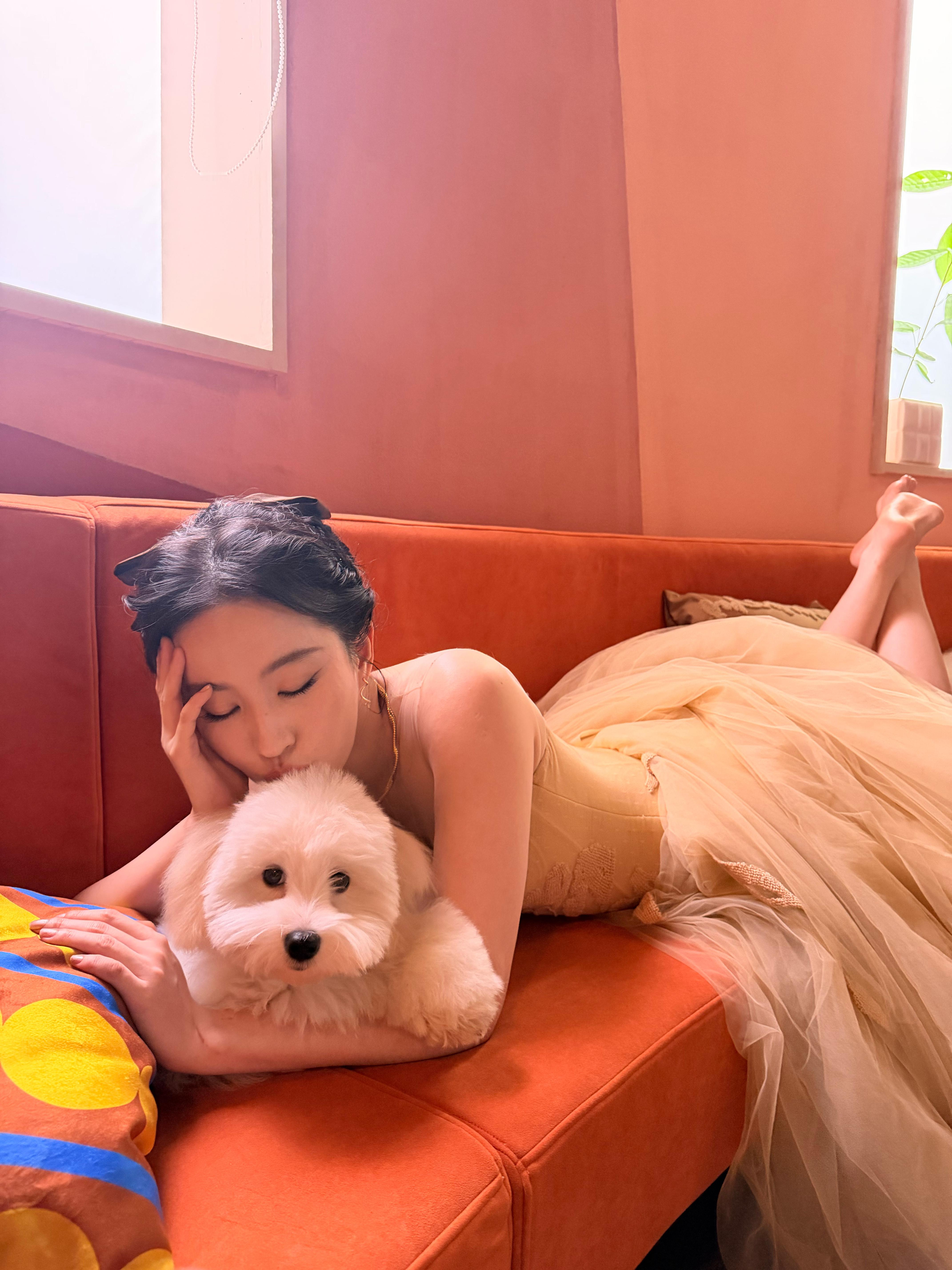 刘亦菲的脚脚中刘亦菲刘亦菲完美的玉足这足弓我直接嘶哈