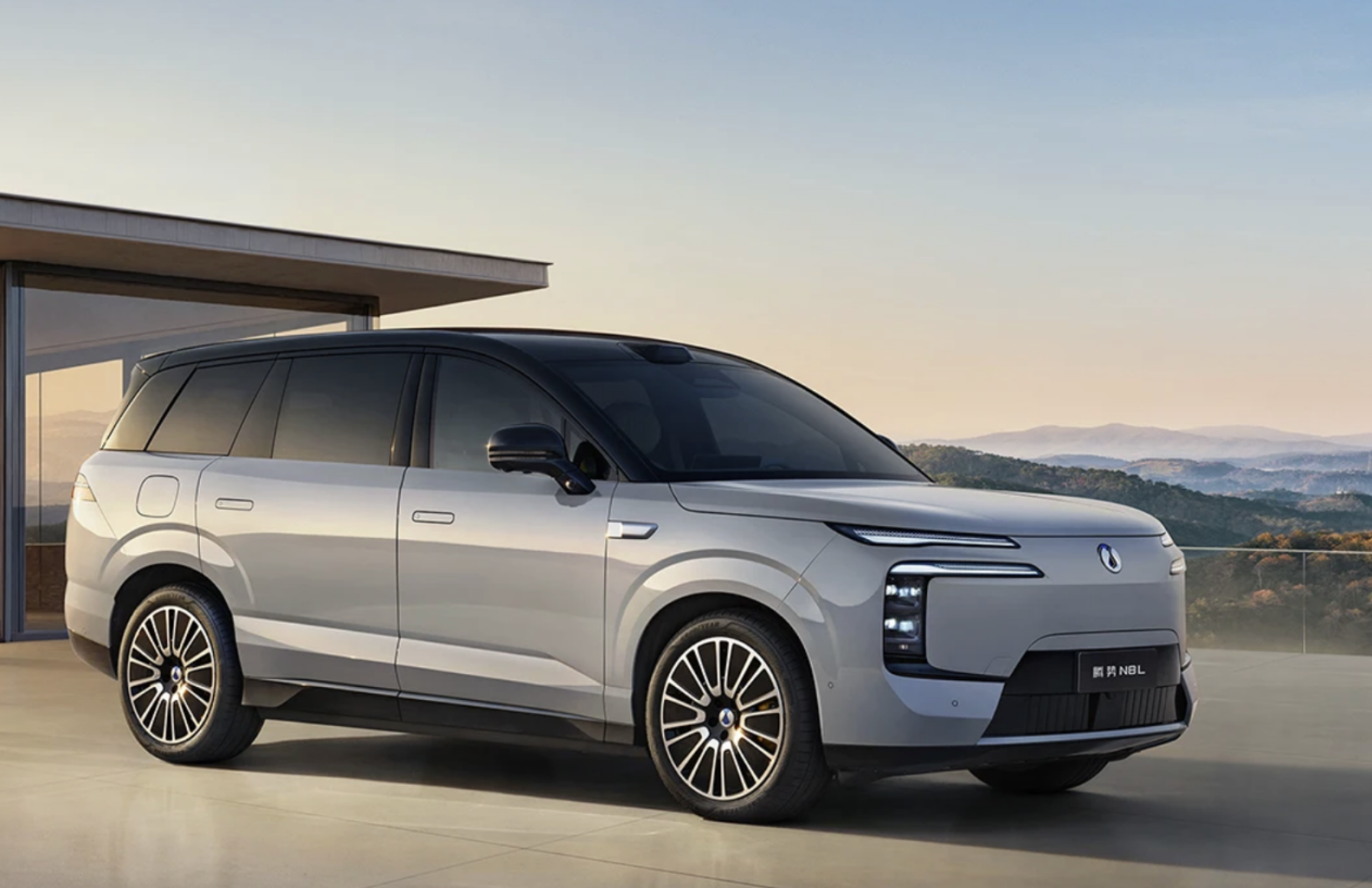 最近腾势和方程豹的热销，让比亚迪的高端化步伐越来越快，尤其是腾势被称为“豪华品牌