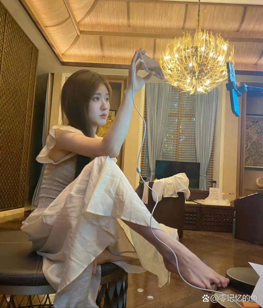 赵露思的脚趾咋和别人不一样？