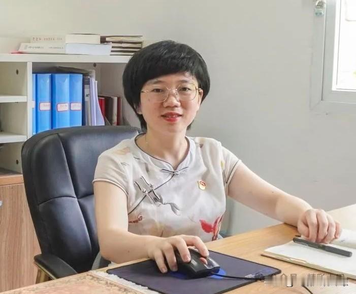 余晓芳同志任医学院党委副书记5月26日上午，厦门大学召开医学院干部任免宣布会议