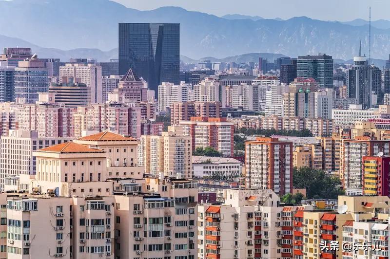 这次北京出台的楼市新政，本意是托住市场、支持自住和改善需求，但在房产投资者群体当