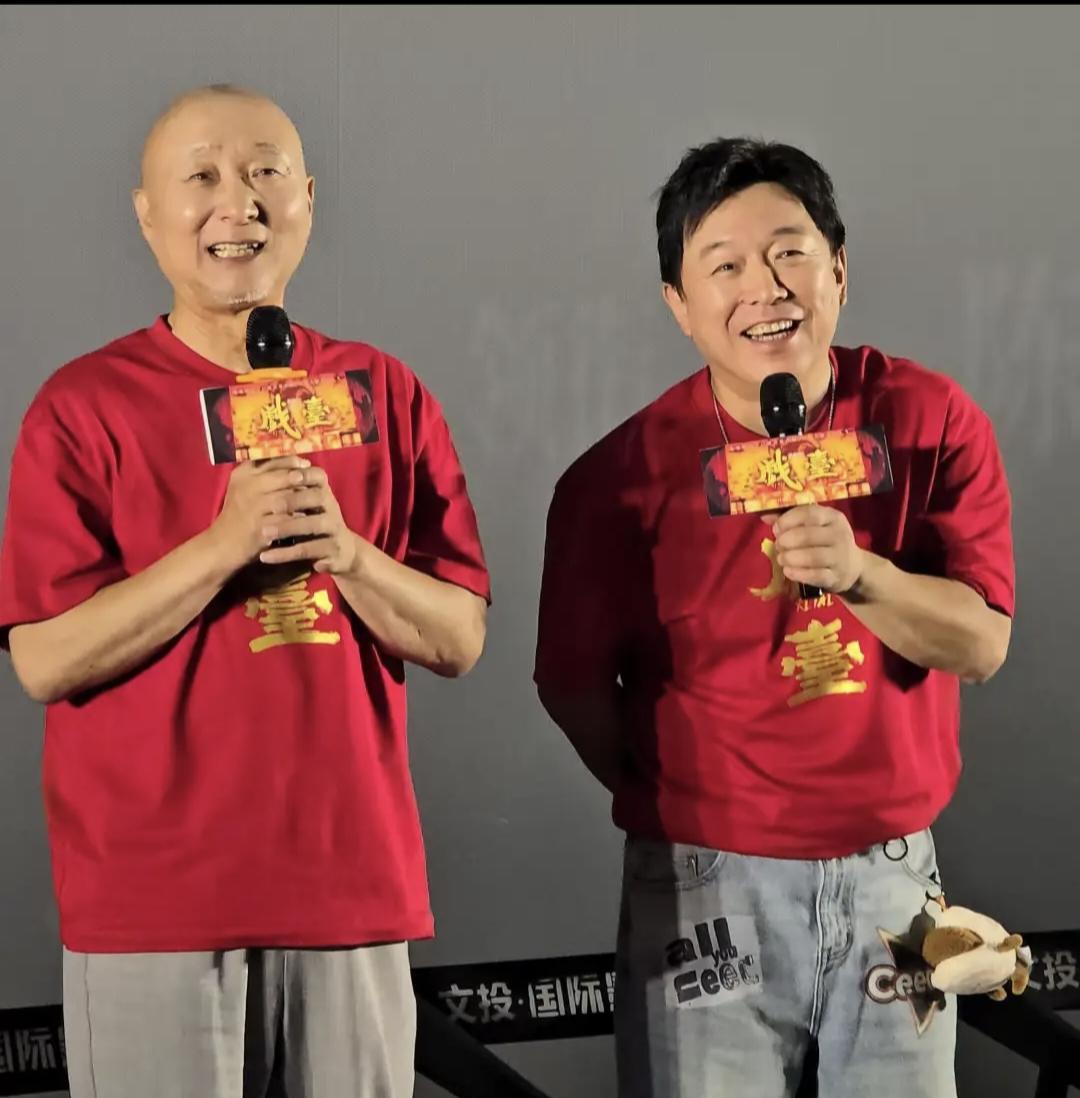 2023年，陈佩斯给黄渤打电话，小心翼翼地说:“我筹拍的《戏台》有个角色想你出演