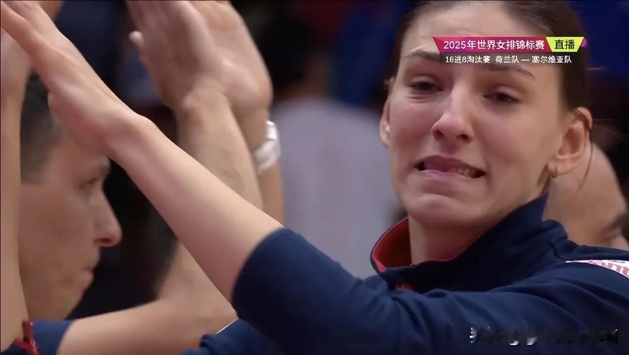 塞尔维亚止步16强，MVP“泪流满面”博斯科维奇是塞尔维亚头号运动员，司