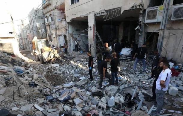 1967年，阿拉法特失去了埃及支持，走投无路的他带着4000多士兵和40万巴勒斯